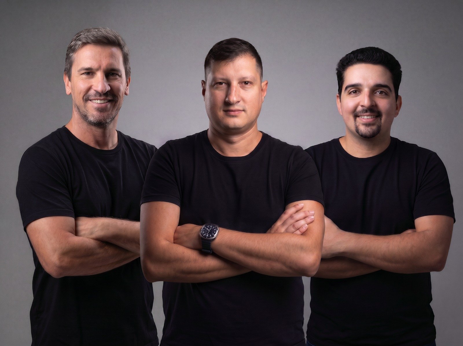 Darlan Lueders, Fernando Negrini e Hugo Dias, da Grand Thera, criaram o Decision-Grade AI, que ajuda empresas a tomarem decisões críticas.