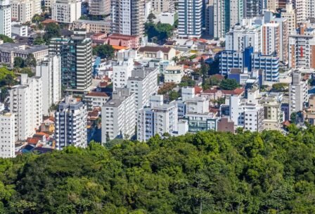 Fotografia aérea de Florianópolis, Brasil.
