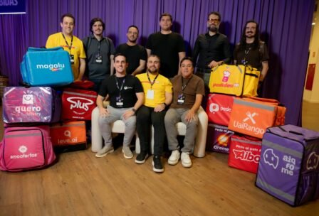 Participantes de coalizão Raiz em evento de lançamento do hub.
