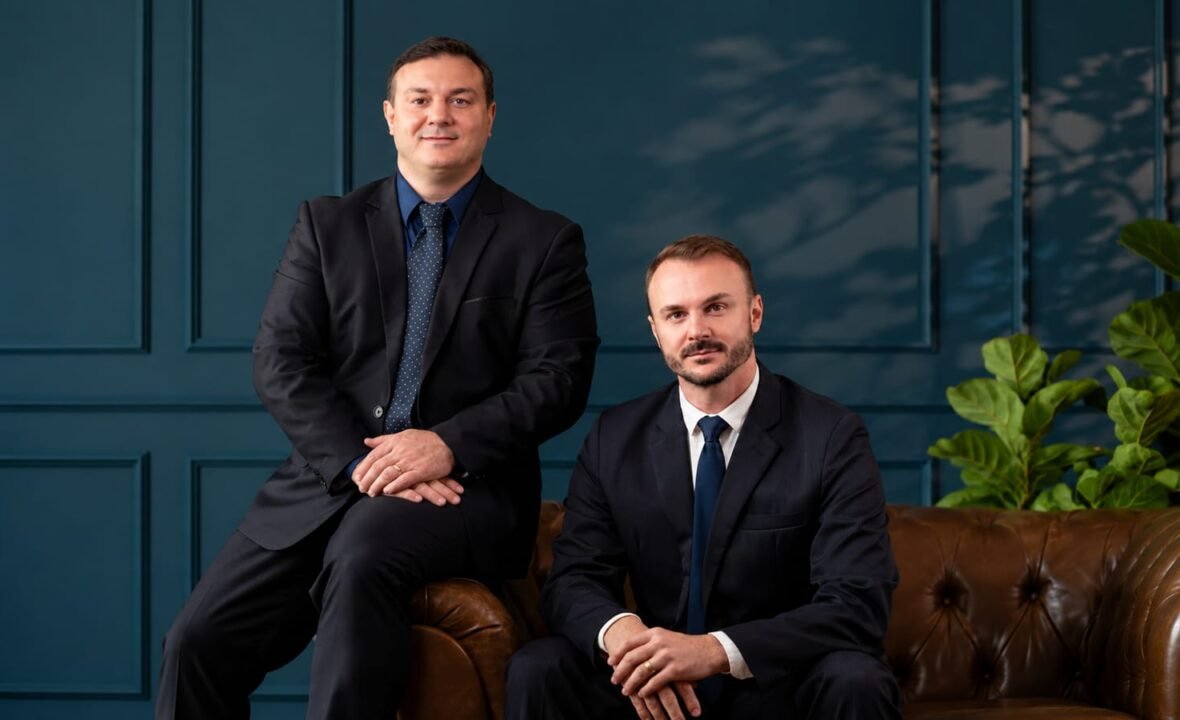 Tobias (à esq.) e Tomás, sócios do Moresco Todeschini Advogados, escritório com 21 anos de atuação no agronegócio.
