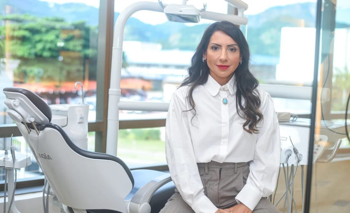 Dra. Andréa Melo